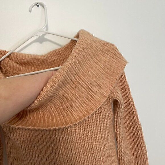 ANN TAYLOR Light Pink / Peach Fuzzy Chunky Knit Cowl Neck Off Shoulder ? Sweater - Picture 6 of 13